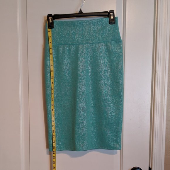 3/$20 / LuLaRoe / Pencil Skirt - Picture 2 of 5